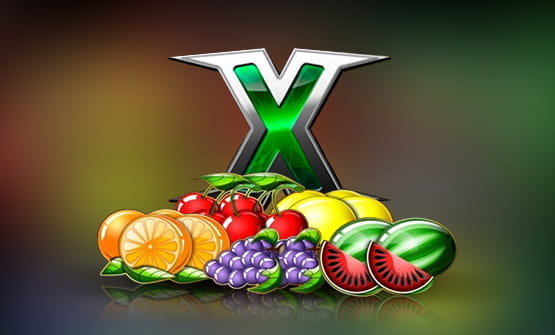 Das X des Triple X Slots und verschiedene Früchte.